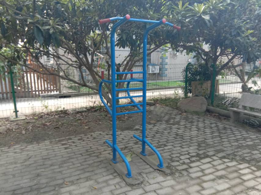 多功能训练器