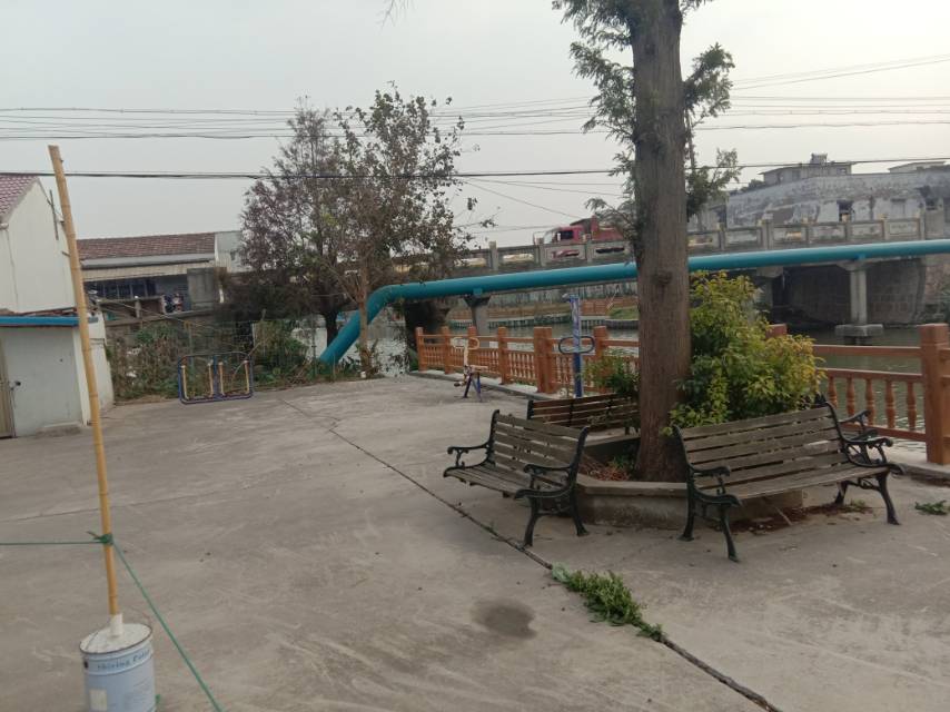 先进村13组老年活动室内健身路径