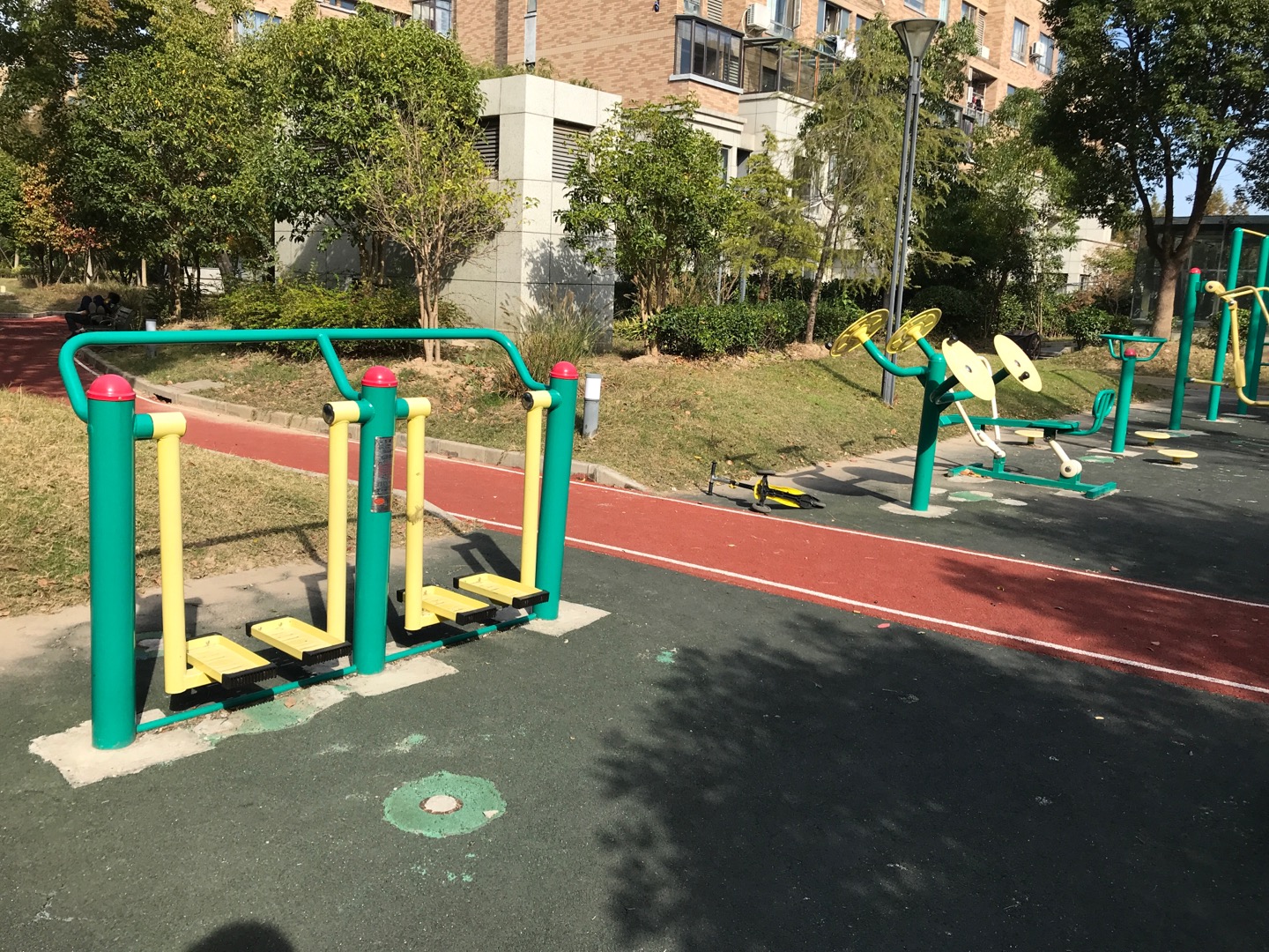 方竹路333弄健身苑点