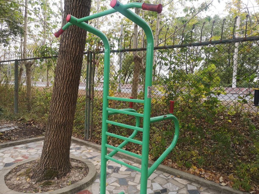 多功能训练器