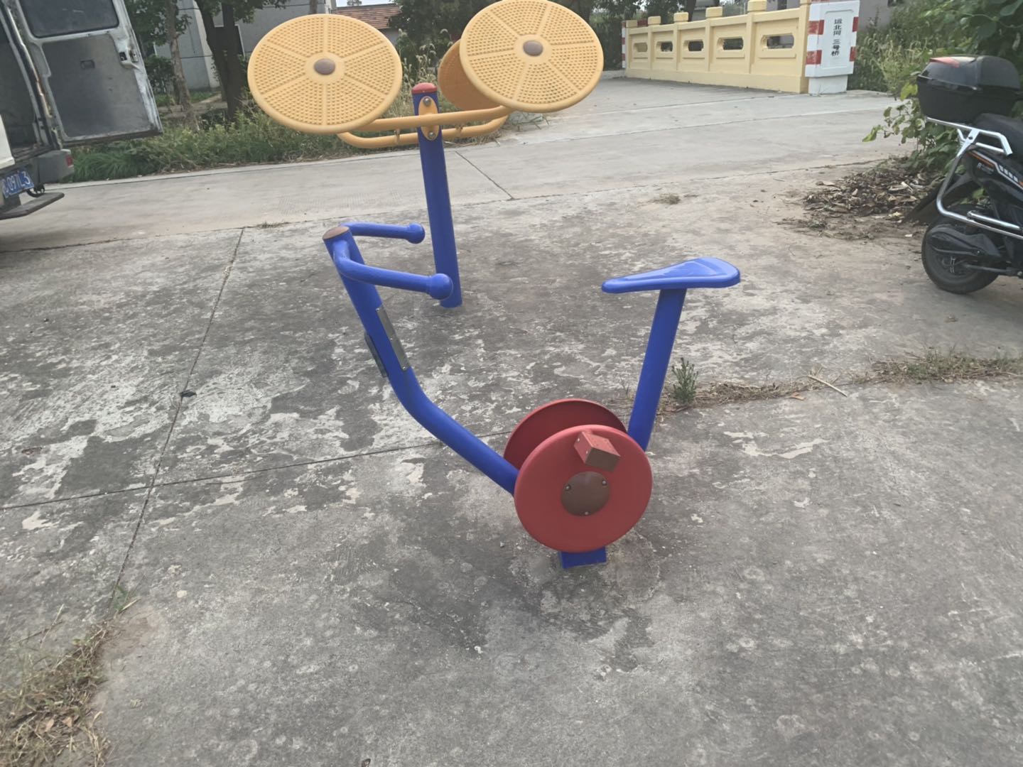 直立健身车