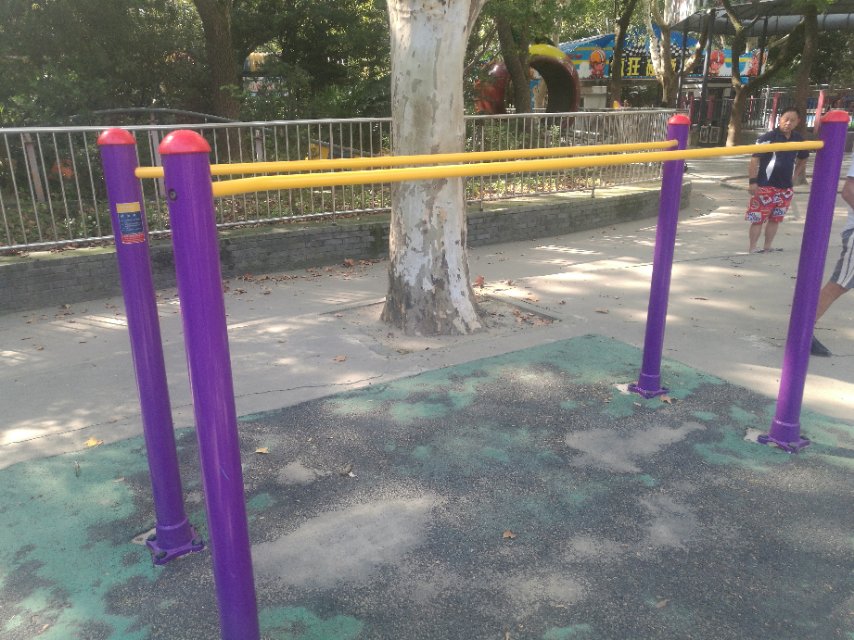 双杠健身器