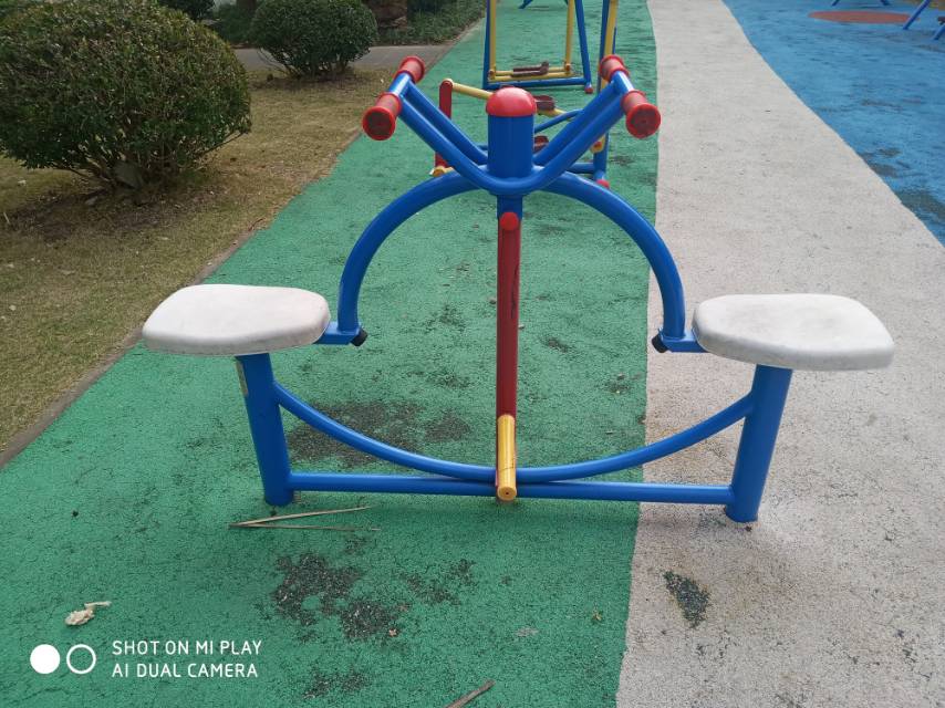 下肢锻炼器