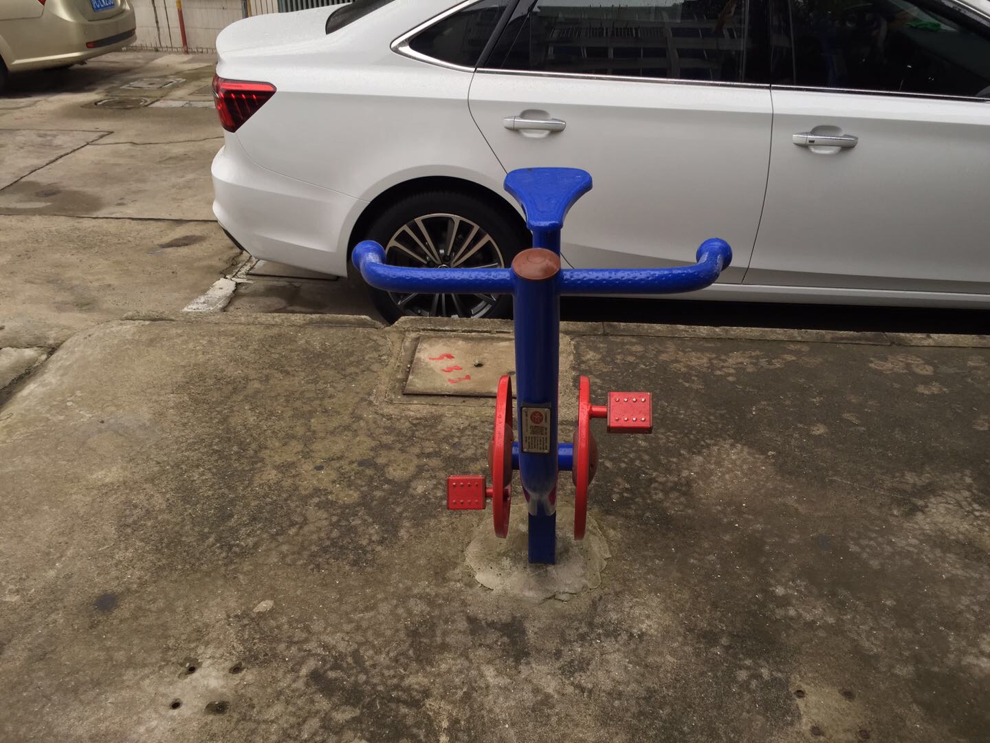 直立健身车