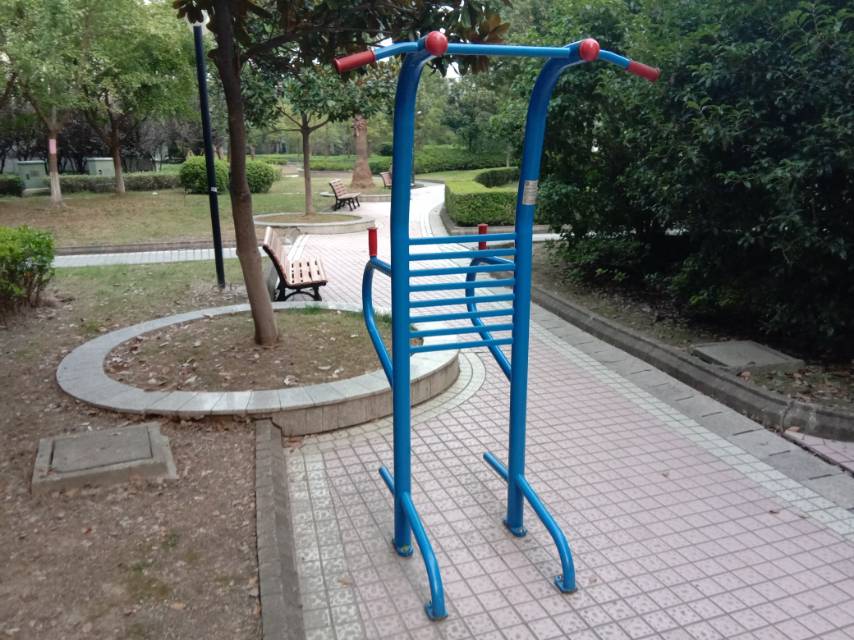 多功能训练器