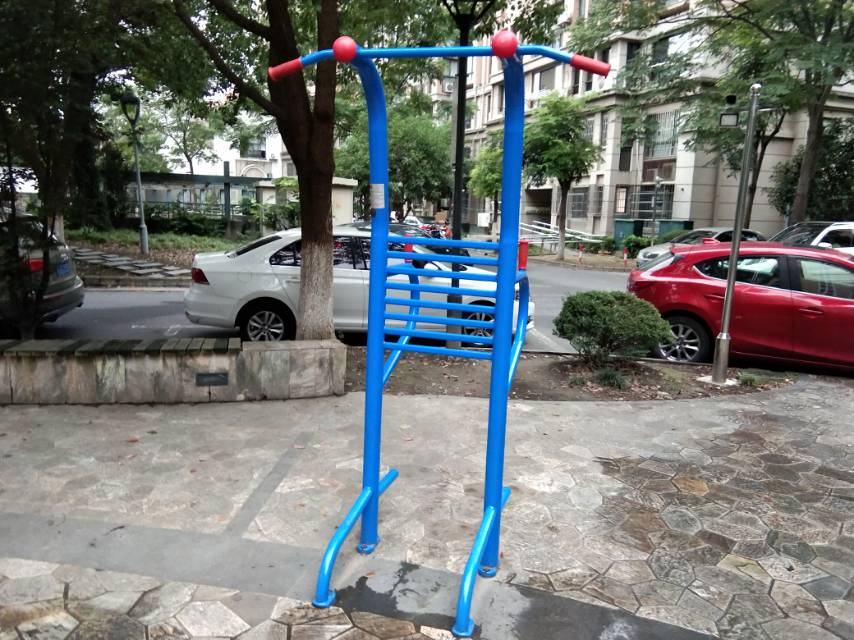 多功能训练器