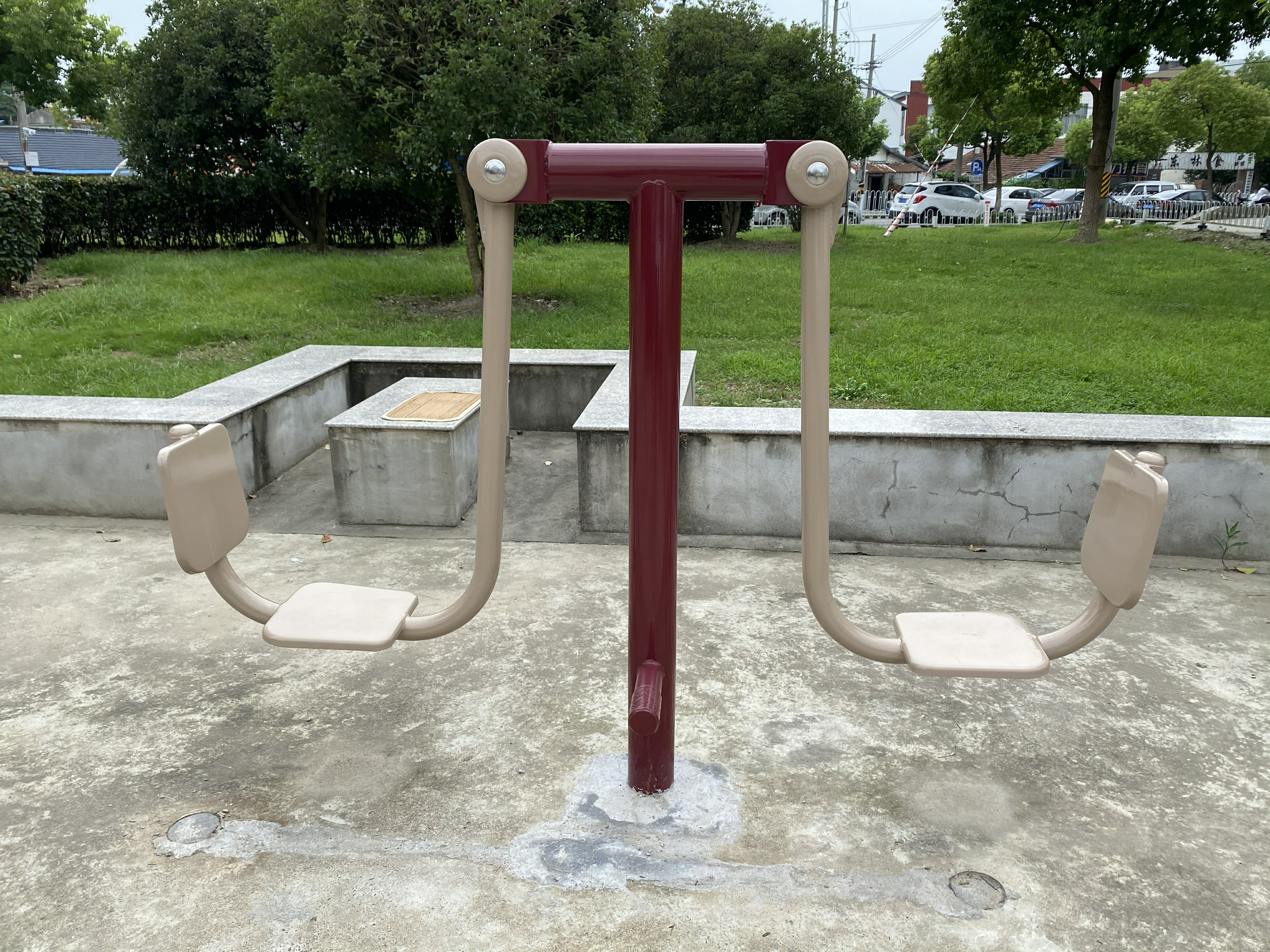 双人坐蹬器