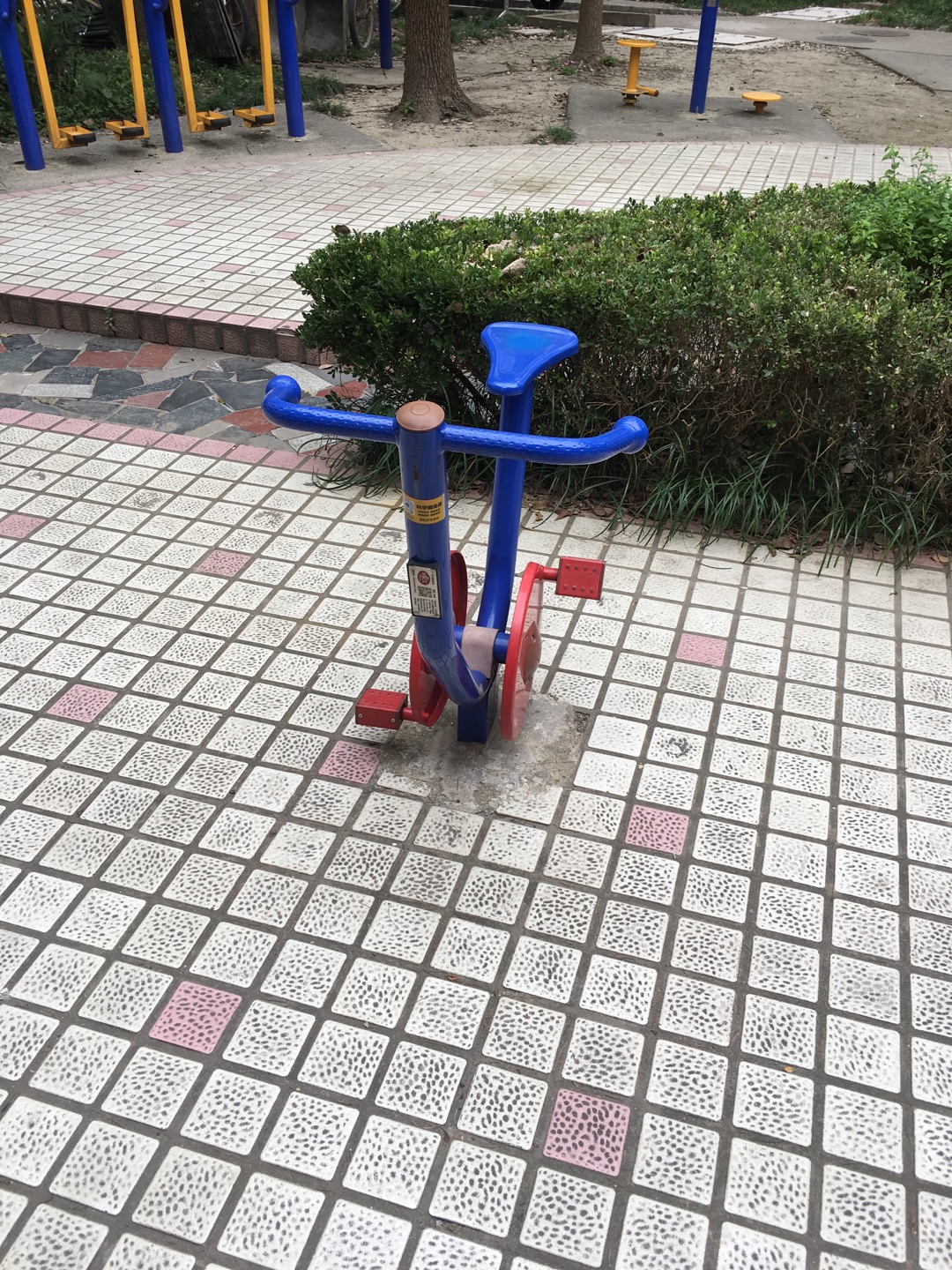直立健身车