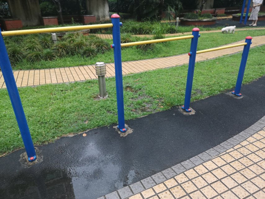 搁腿杠