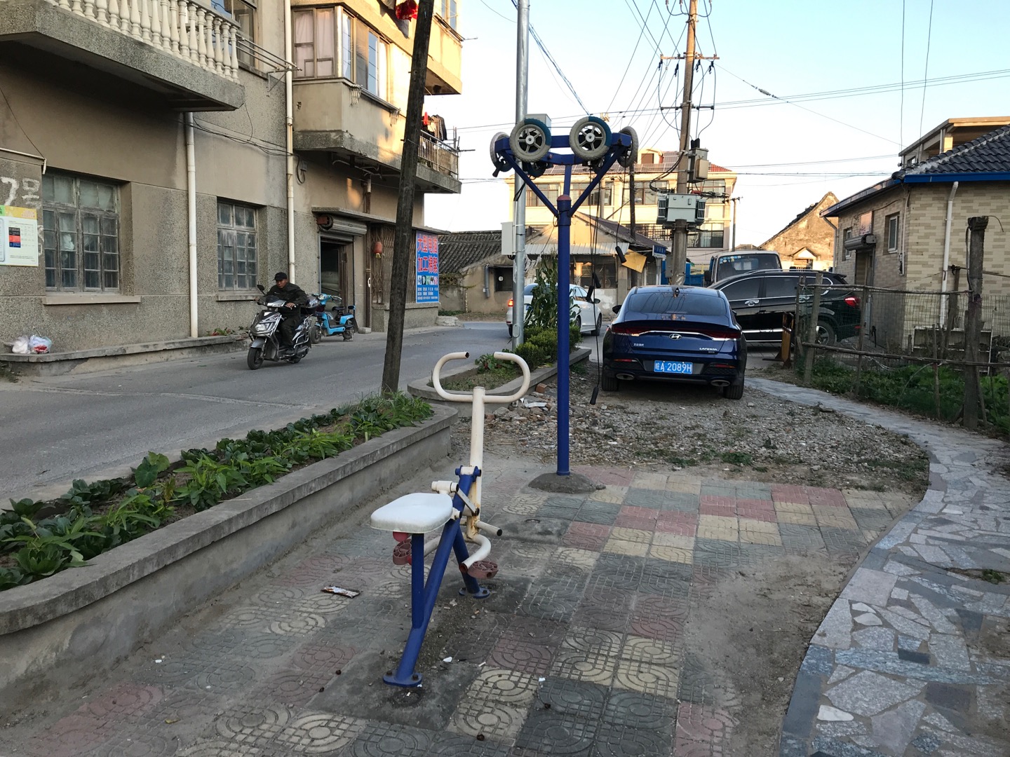 浦东新区大团镇洪通路健身苑点