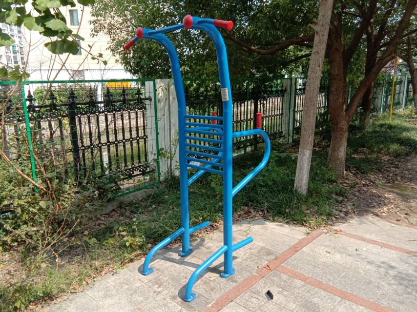多功能训练器