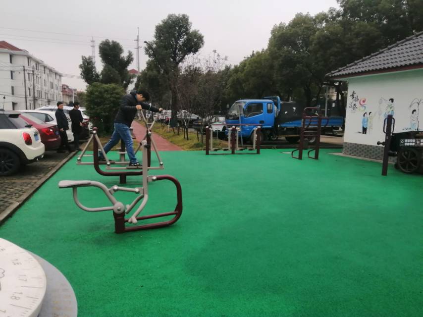 吕巷居委建新二村市民益智健身点