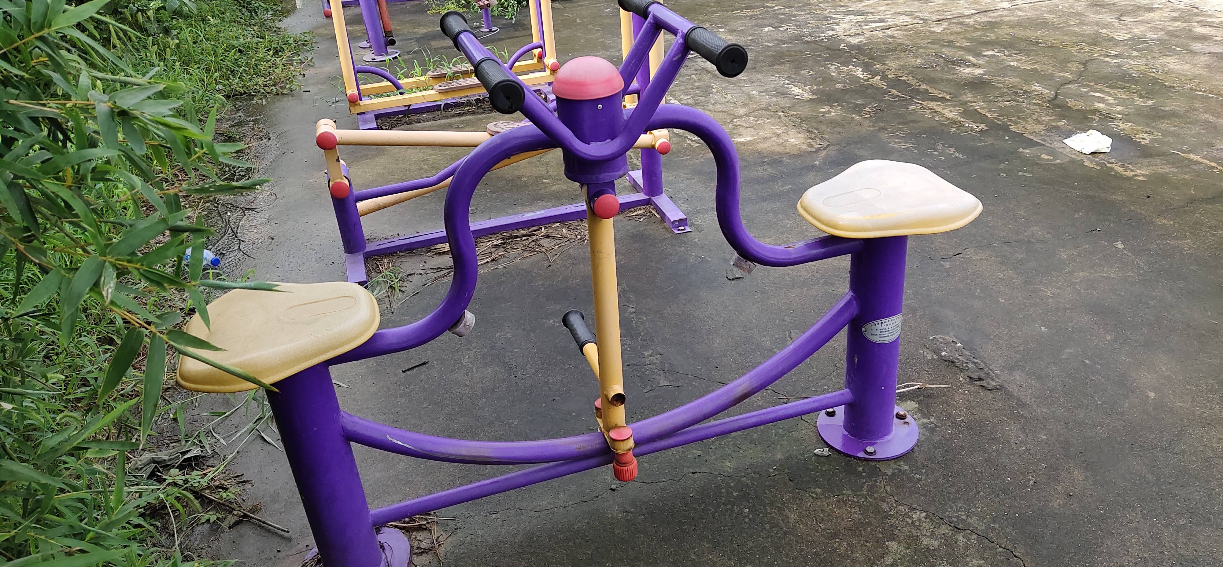 下肢训练器