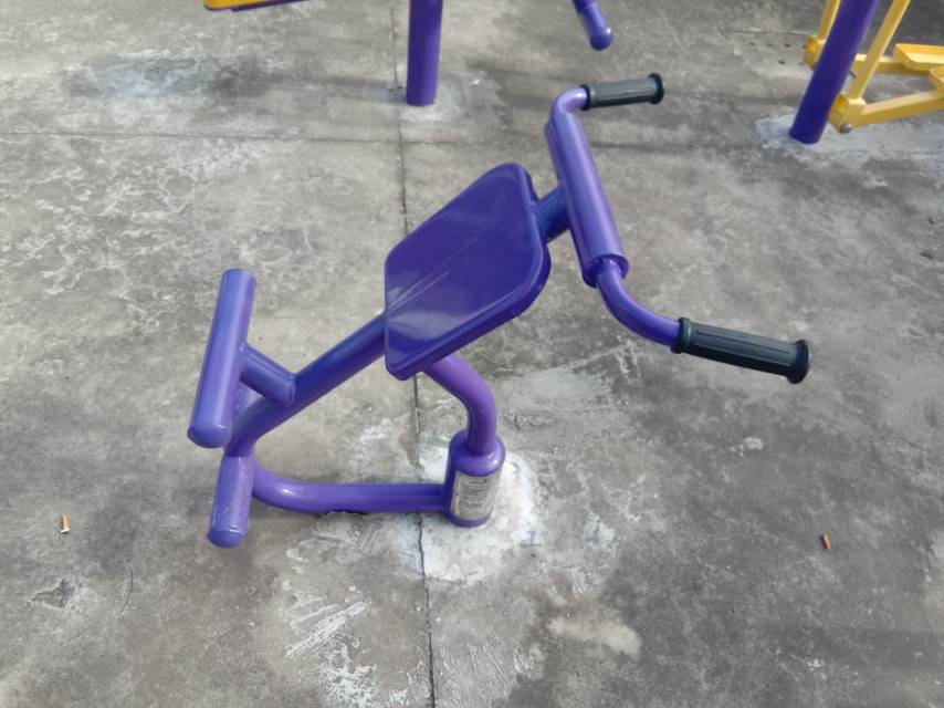 背肌训练器