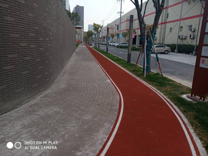 新杨河湾河畔市民健身步道