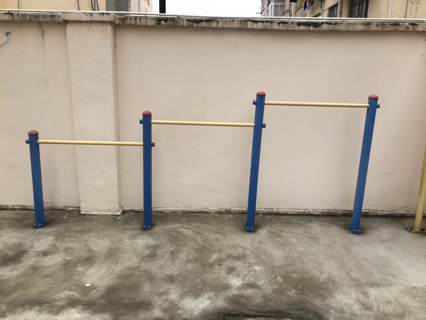 搁腿杠