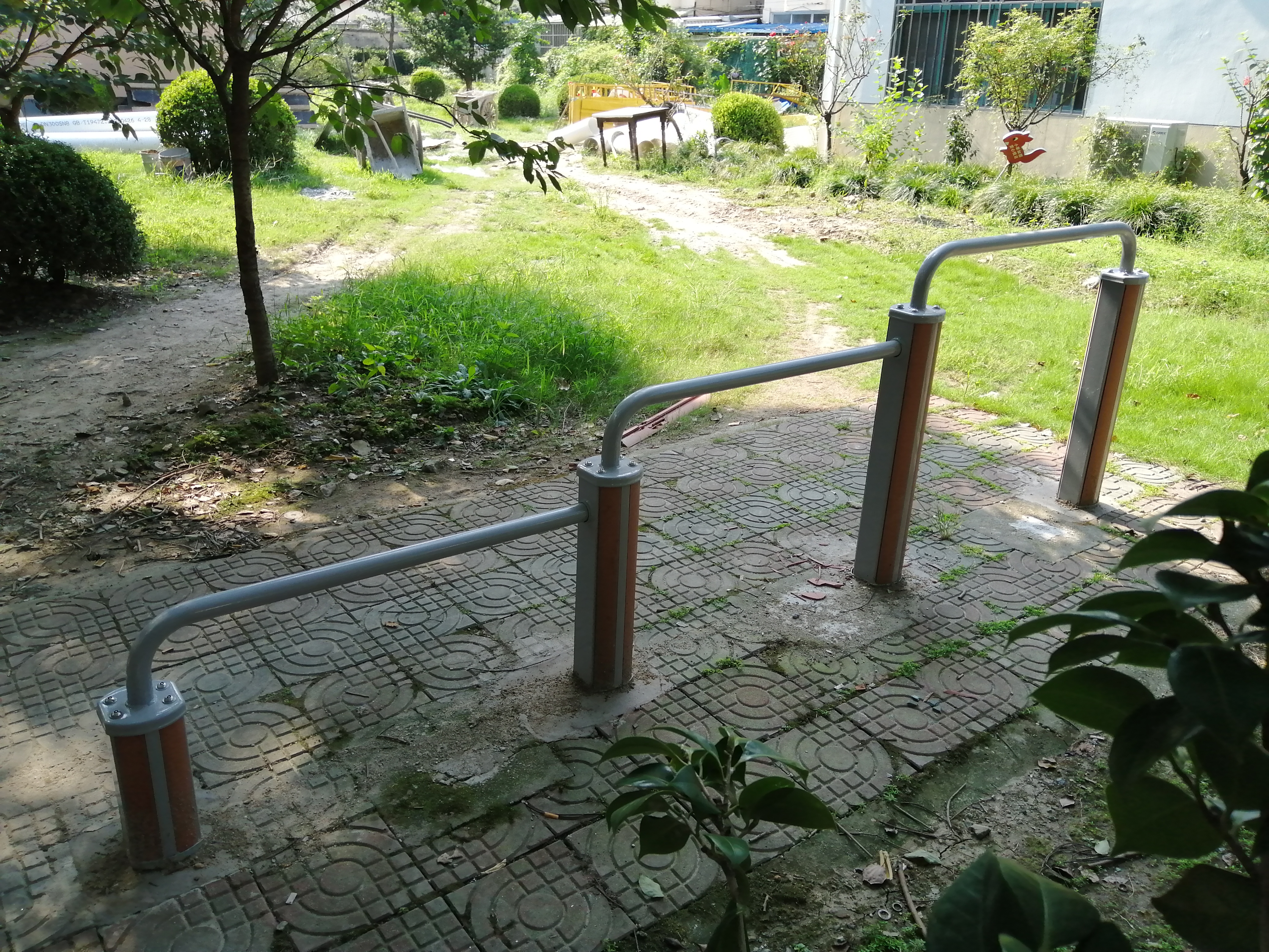 弹震压腿器