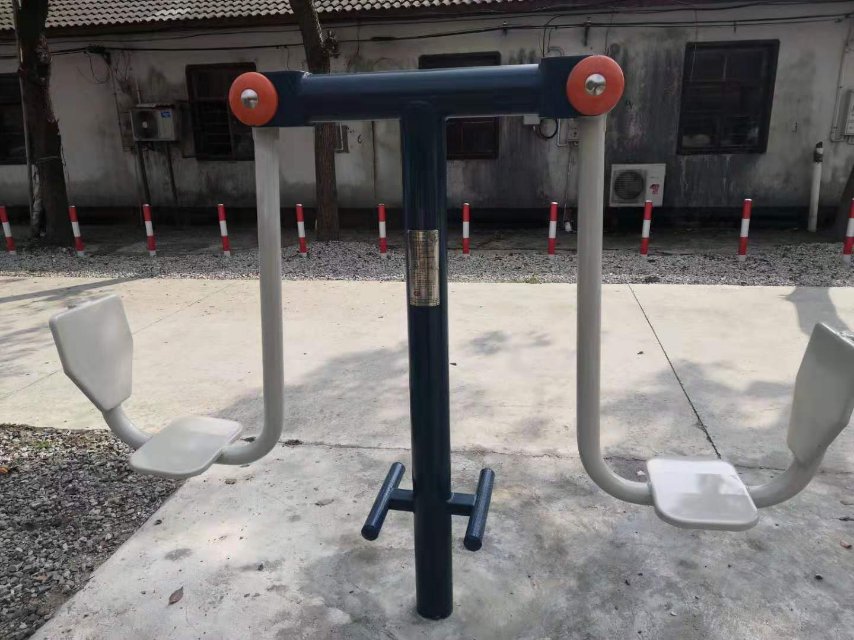 双位坐蹬器