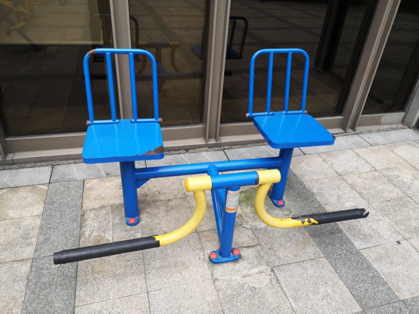 下肢训练器