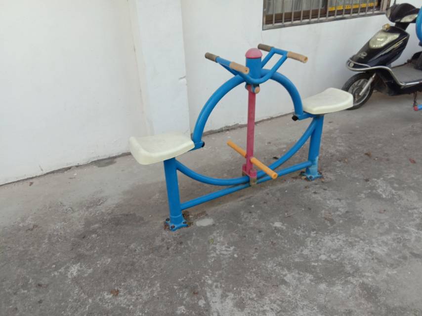 下肢锻炼器