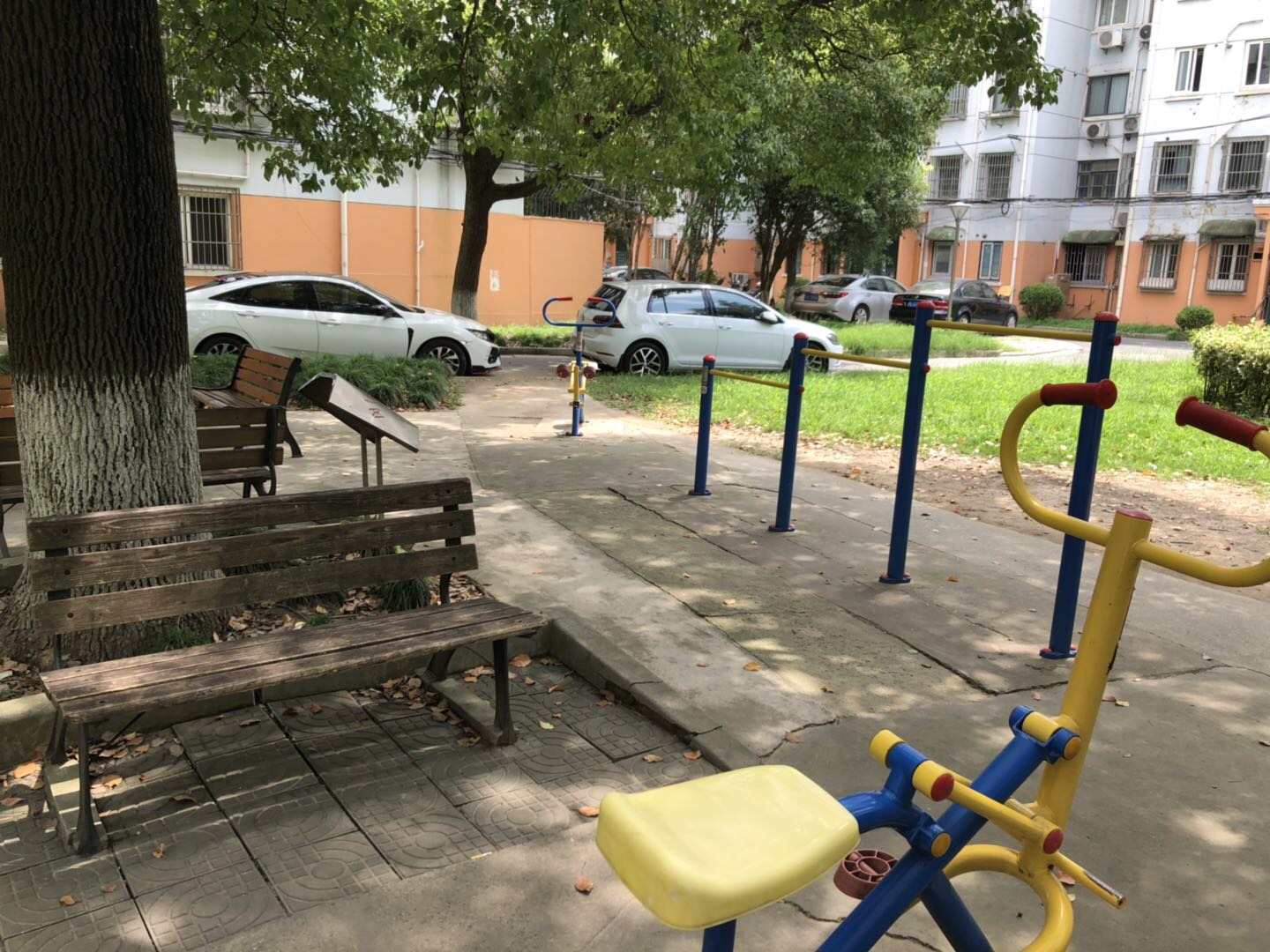 东兰一居居委A健身苑点