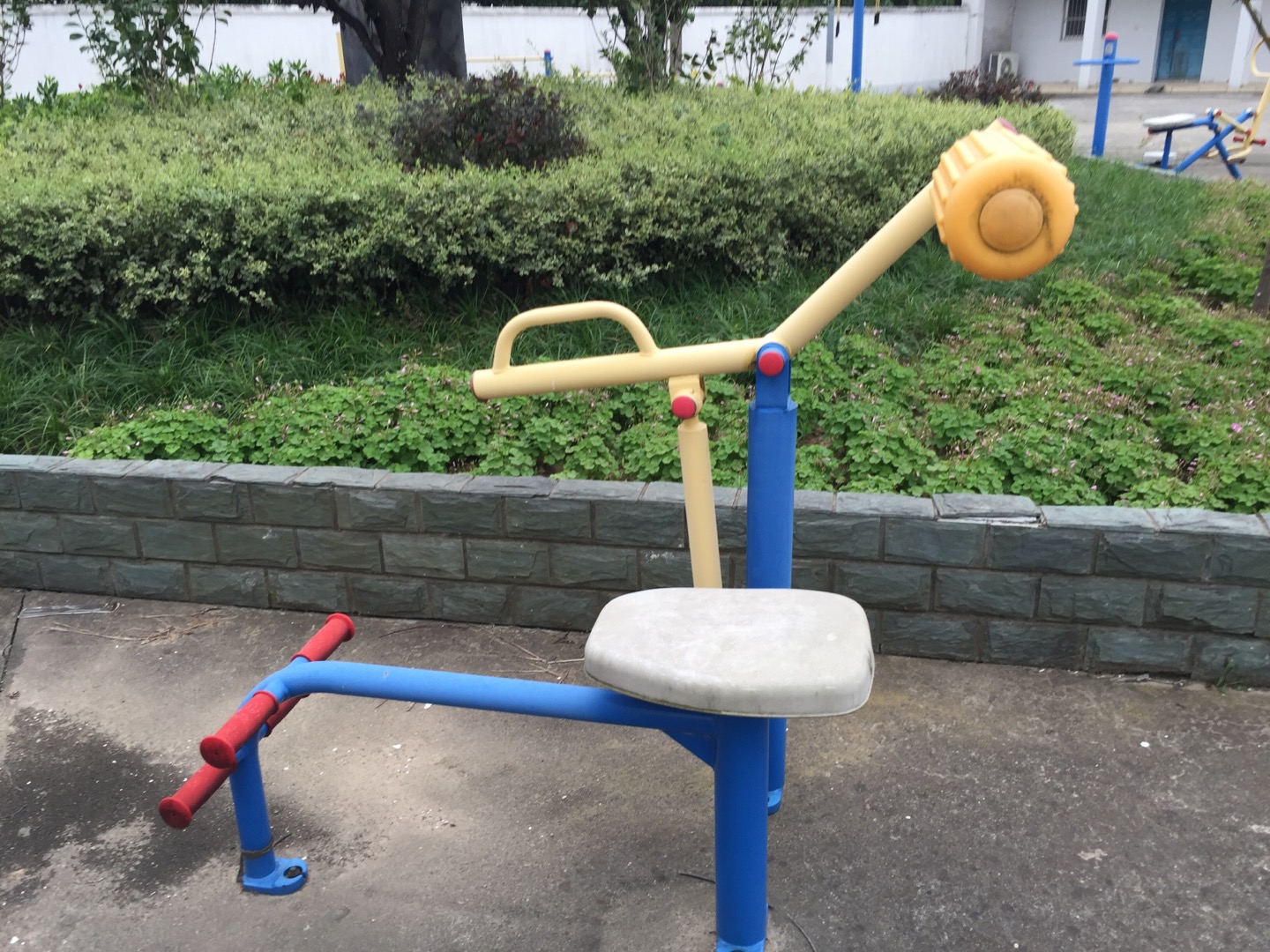 腹背锻炼器