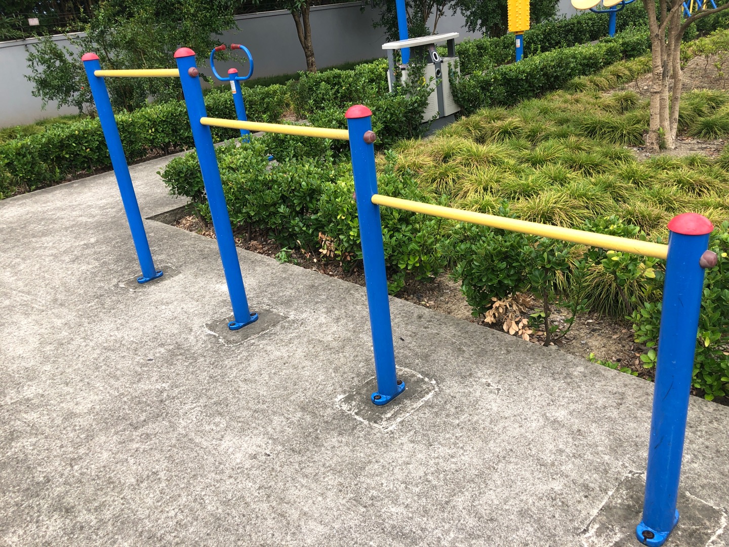 压腿杠