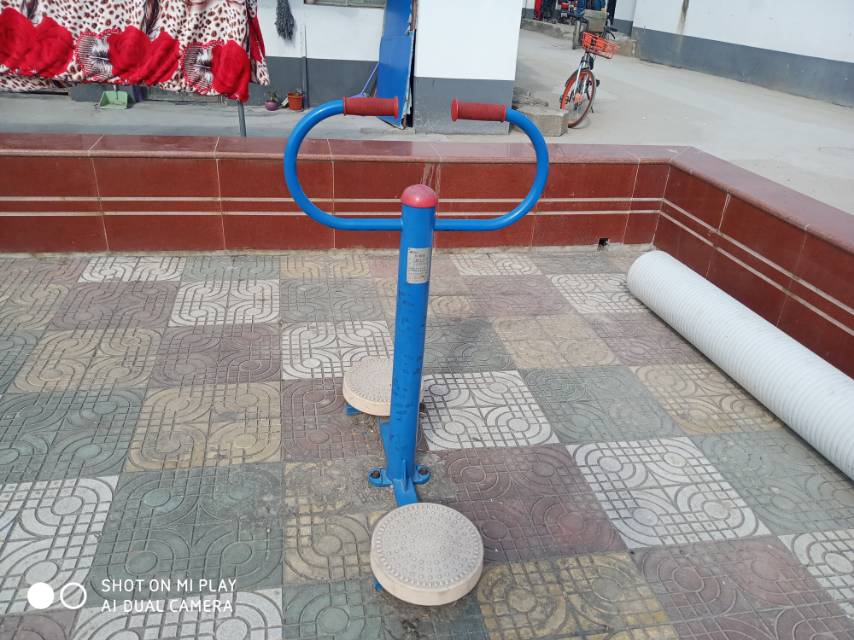 扭腰器