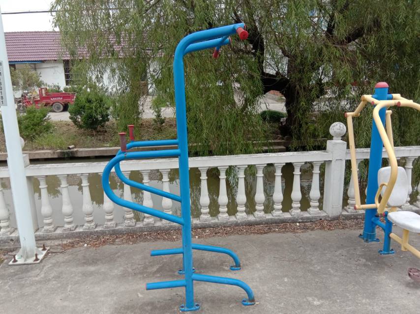 多功能训练器