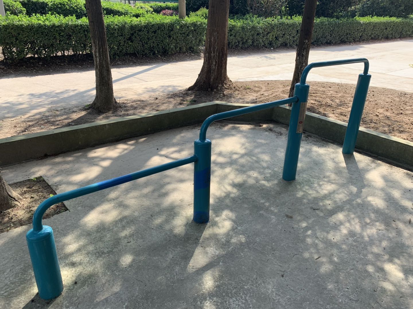 弹震压腿器