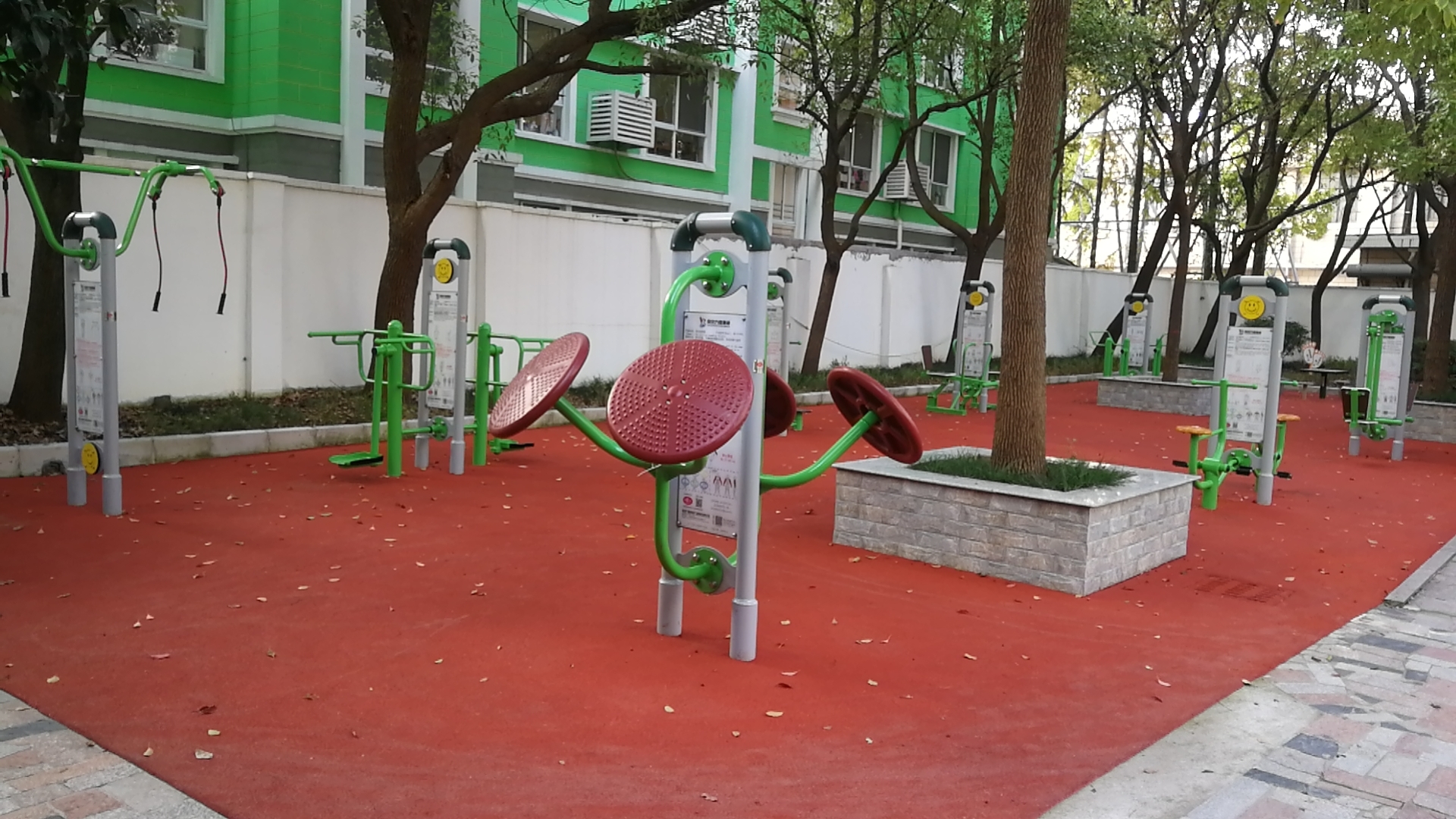 奉城村公园市民健身步道