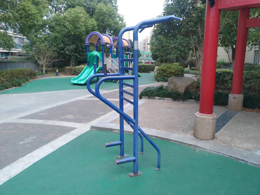 多功能训练器