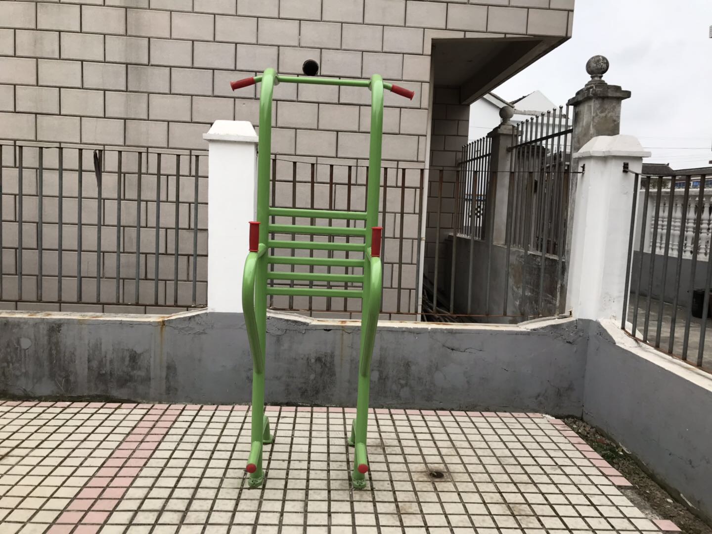 多功能训练器