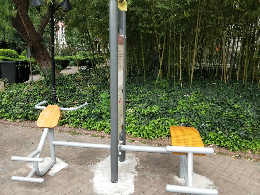 背腹肌训练器