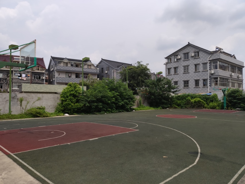 秀龙村篮球场