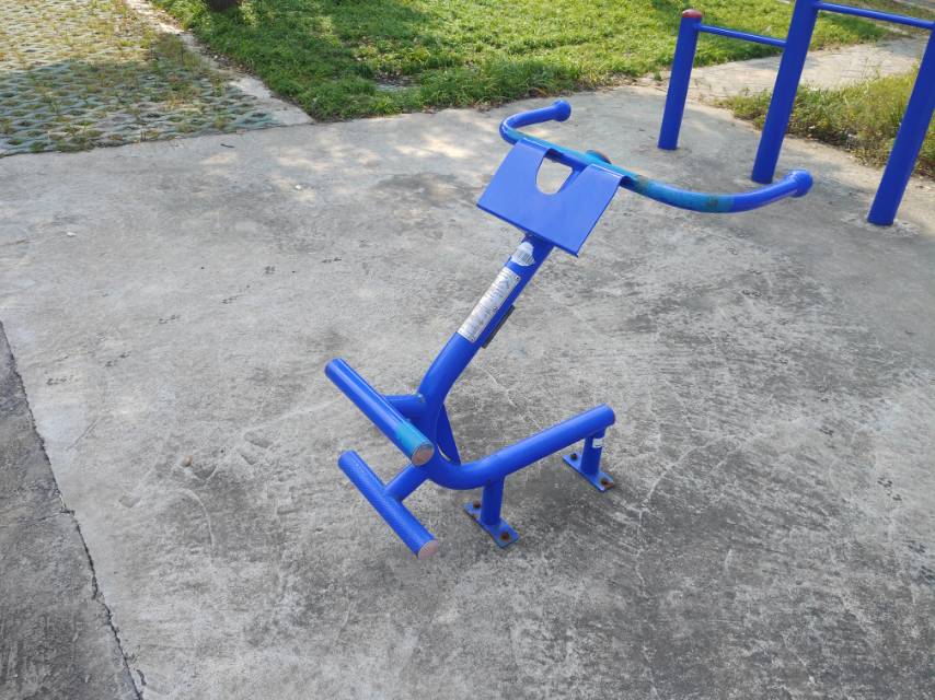 背肌训练器