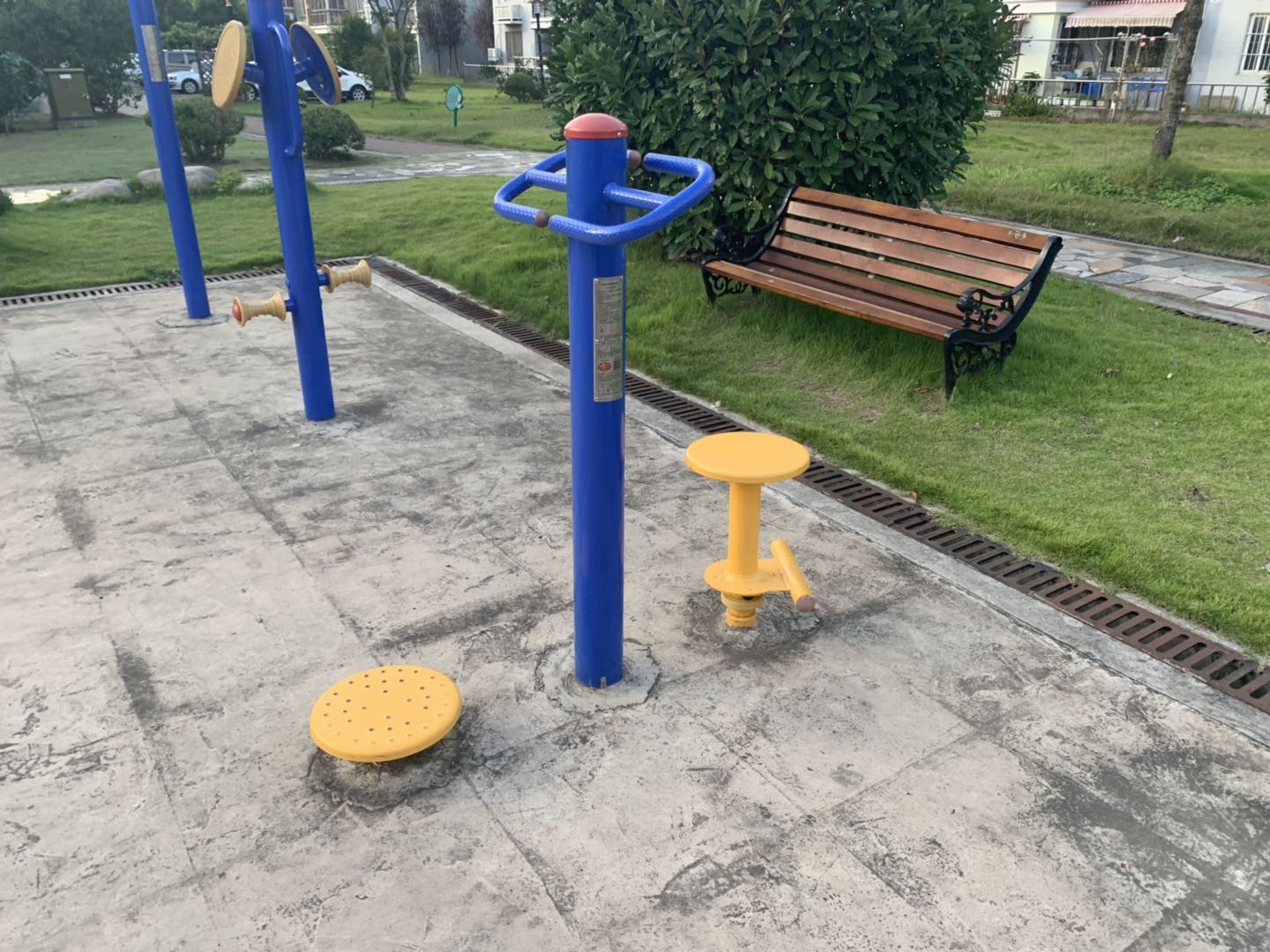 双位扭腰器