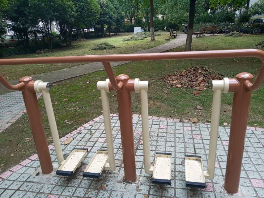 二位太空漫步机