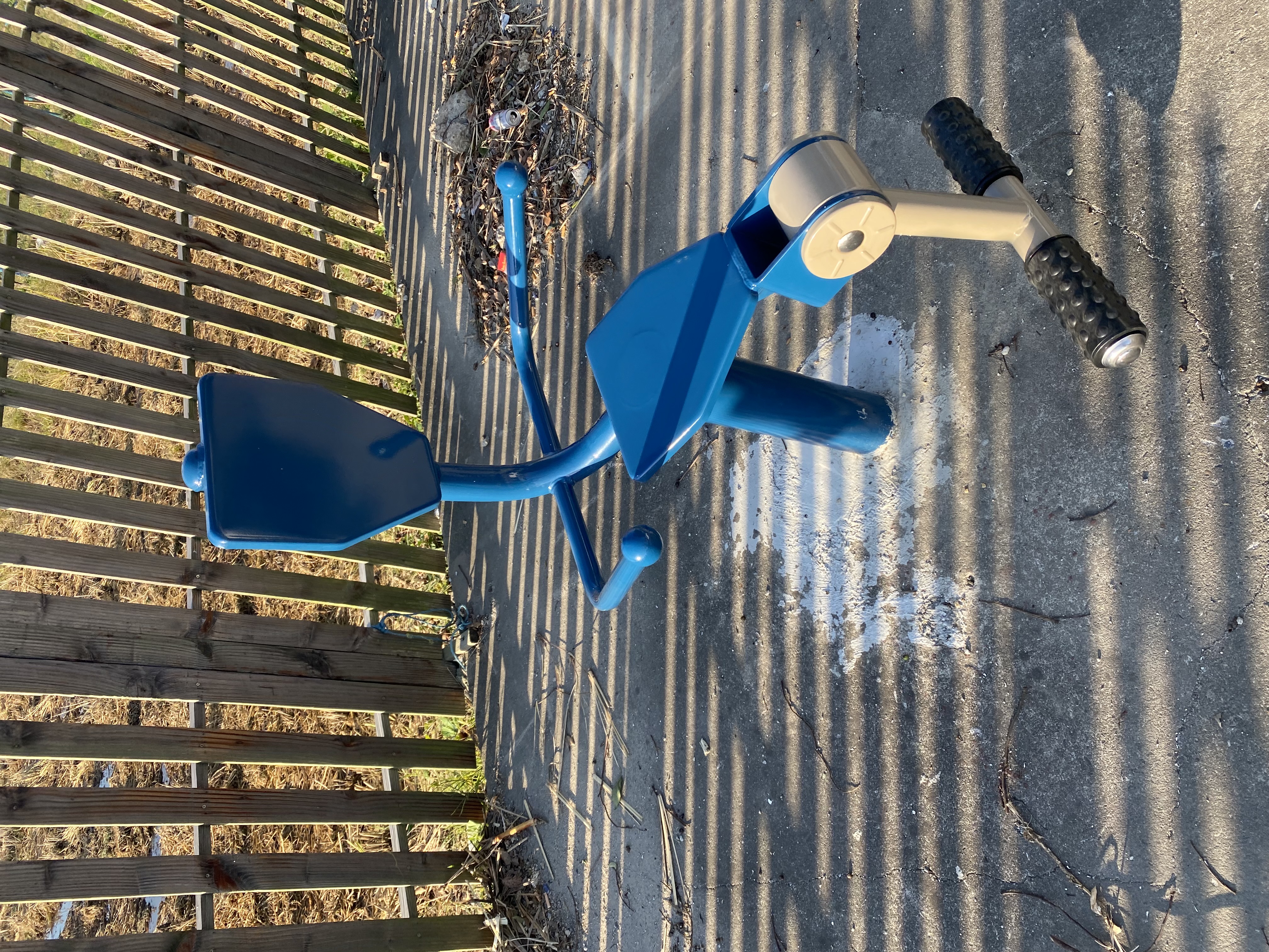 下肢训练器