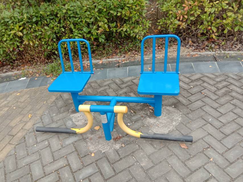 下肢训练器