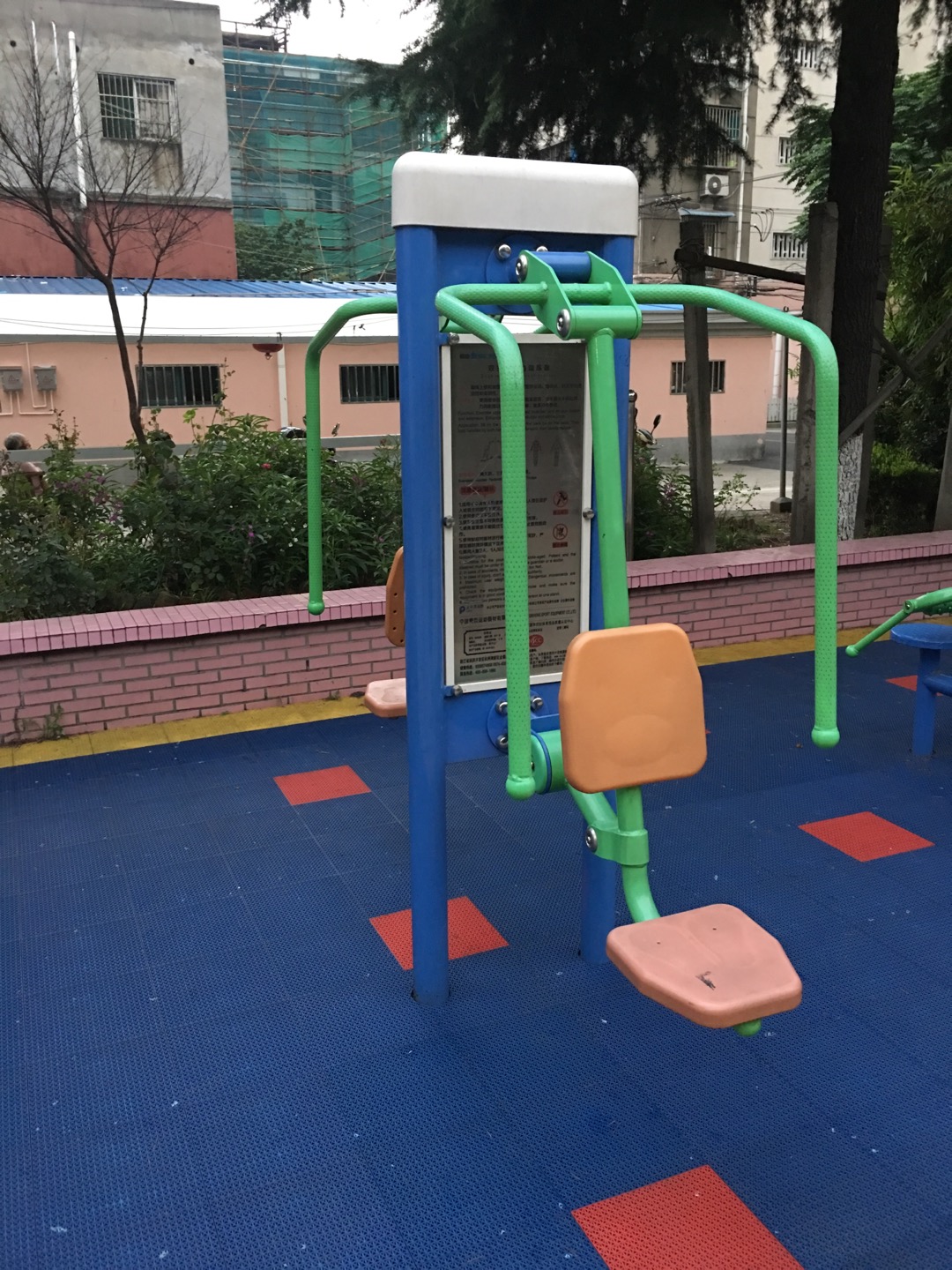 双立柱推力训练器