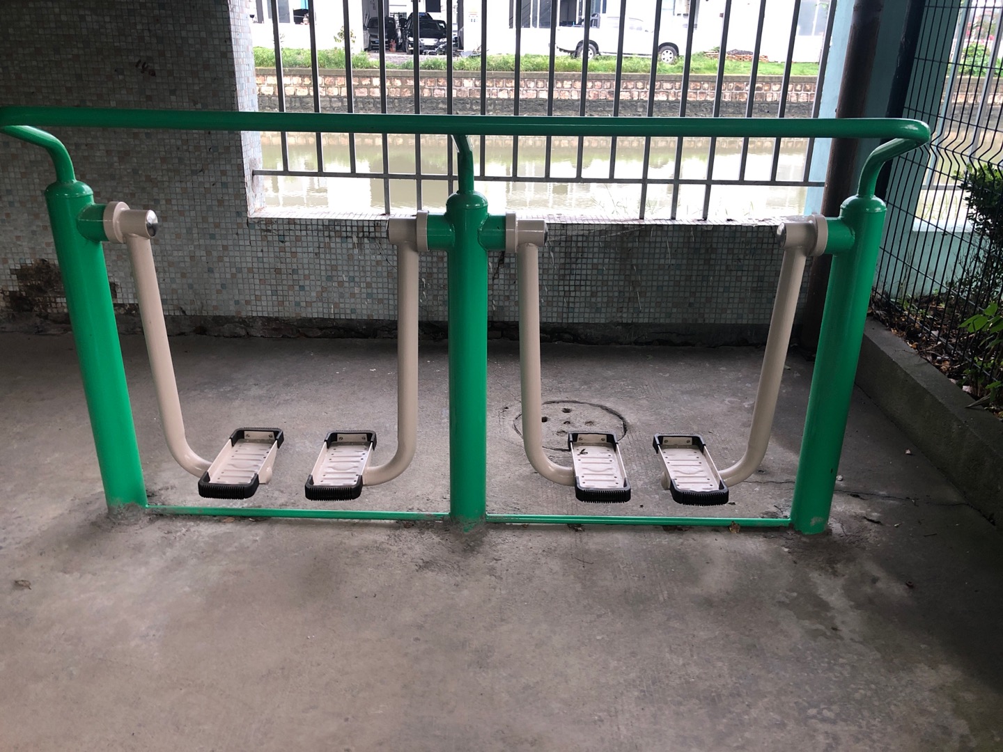 双位漫步机