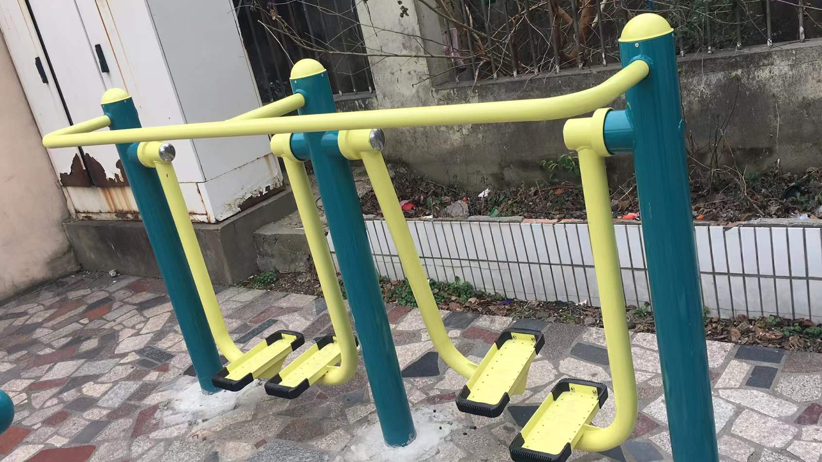 二位智能太空漫步机