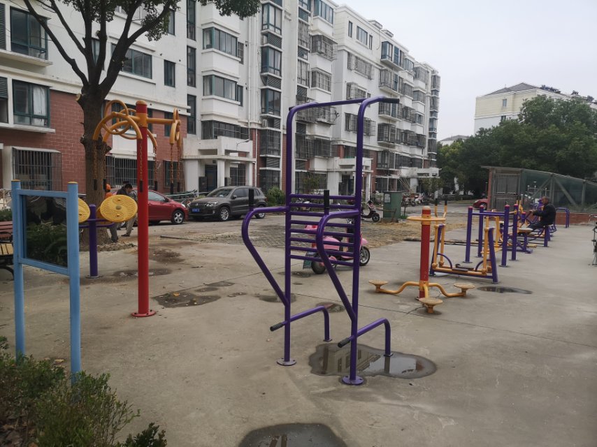 鹤鸣一村东区健身苑点