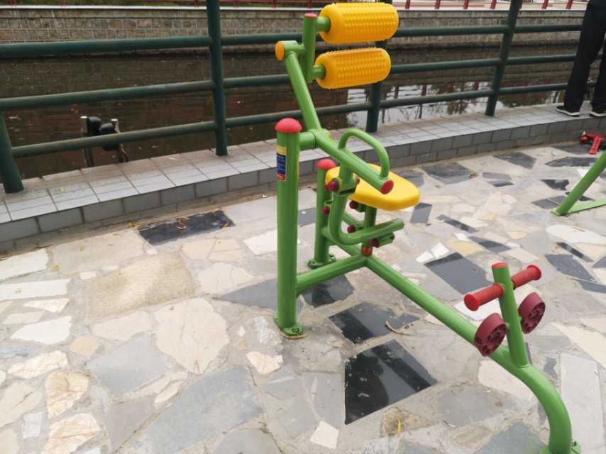 自重腹背锻炼器