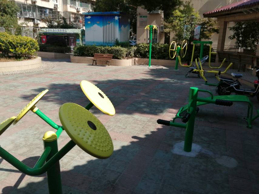 上南三村居委会健身点