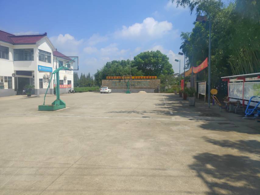 龚都村篮球场