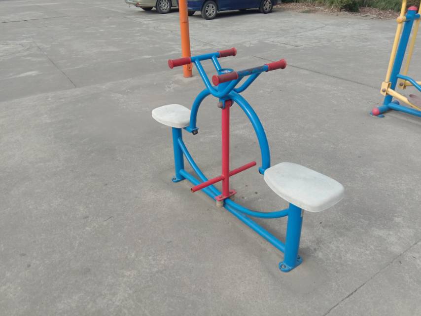 下肢锻炼器