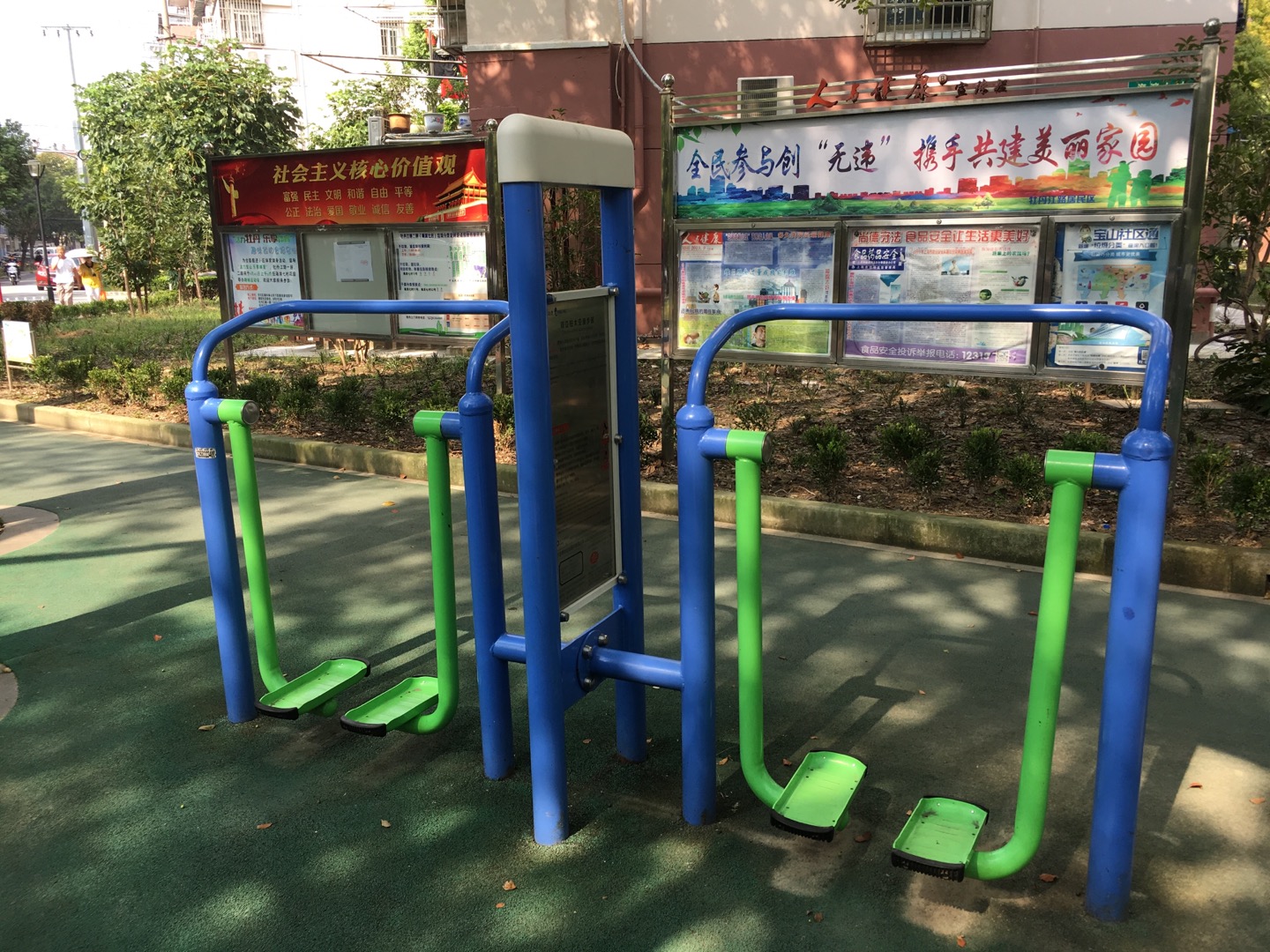 双立柱太空漫步器