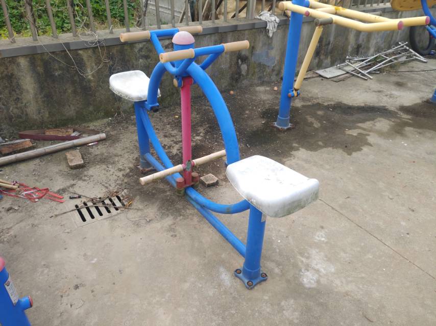 下肢锻炼器